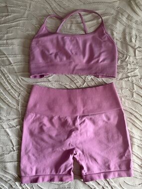 Seamless High-Waist Athletic Shorts in Pink